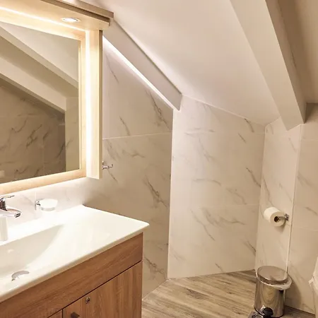 Famissi Sofita 9 Lejlighedshotel 3*
