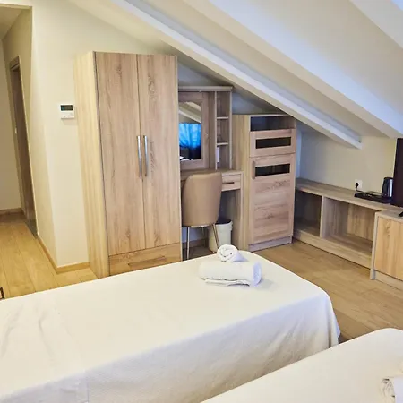 Famissi Sofita 9 Lejlighedshotel 3*