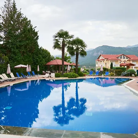 Lejlighedshotel Famissi Sofita 9 3*